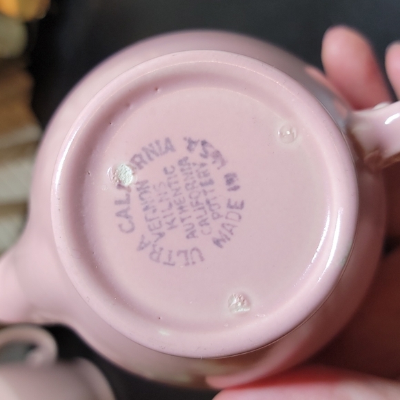 Vintage California Pottery Creamer and Sugar Set - Pink - Picture 9 of 9